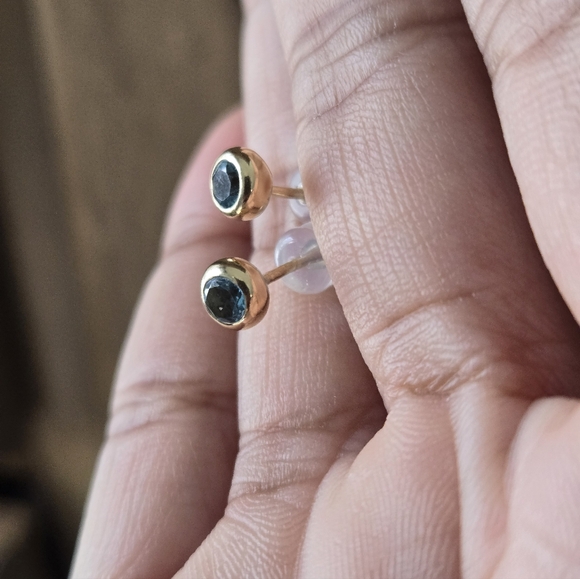 Mejuri 14k Gold Topaz Earrings - Picture 5 of 7